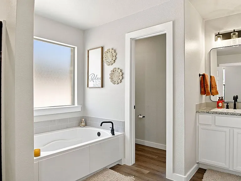 10401 Pronghorn Rd — Photo 14