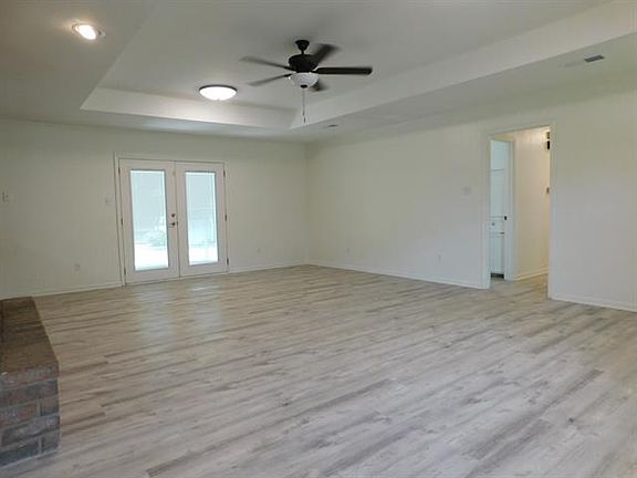 4th image of 404 Fairmont Ave