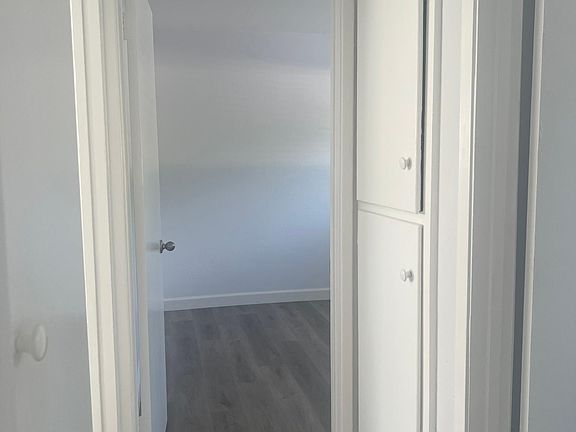 5th image of 222 Milbrae Ln
