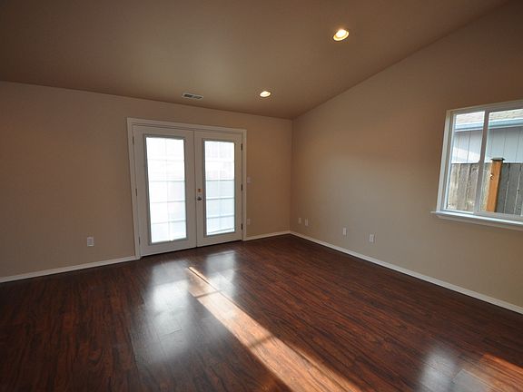 4th image of 10526 64th Ave NE