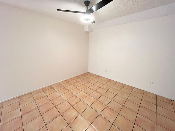 3rd image of 959 E Vista Chino #11