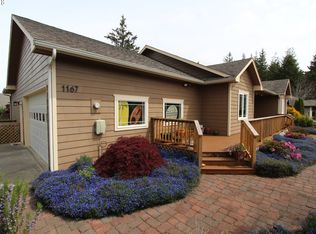 1167 12th St SE, Bandon, OR 97411