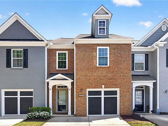 3rd image of 4909 Sherwood Way