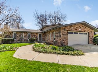 200 Arrowhead Dr, Shorewood, IL
