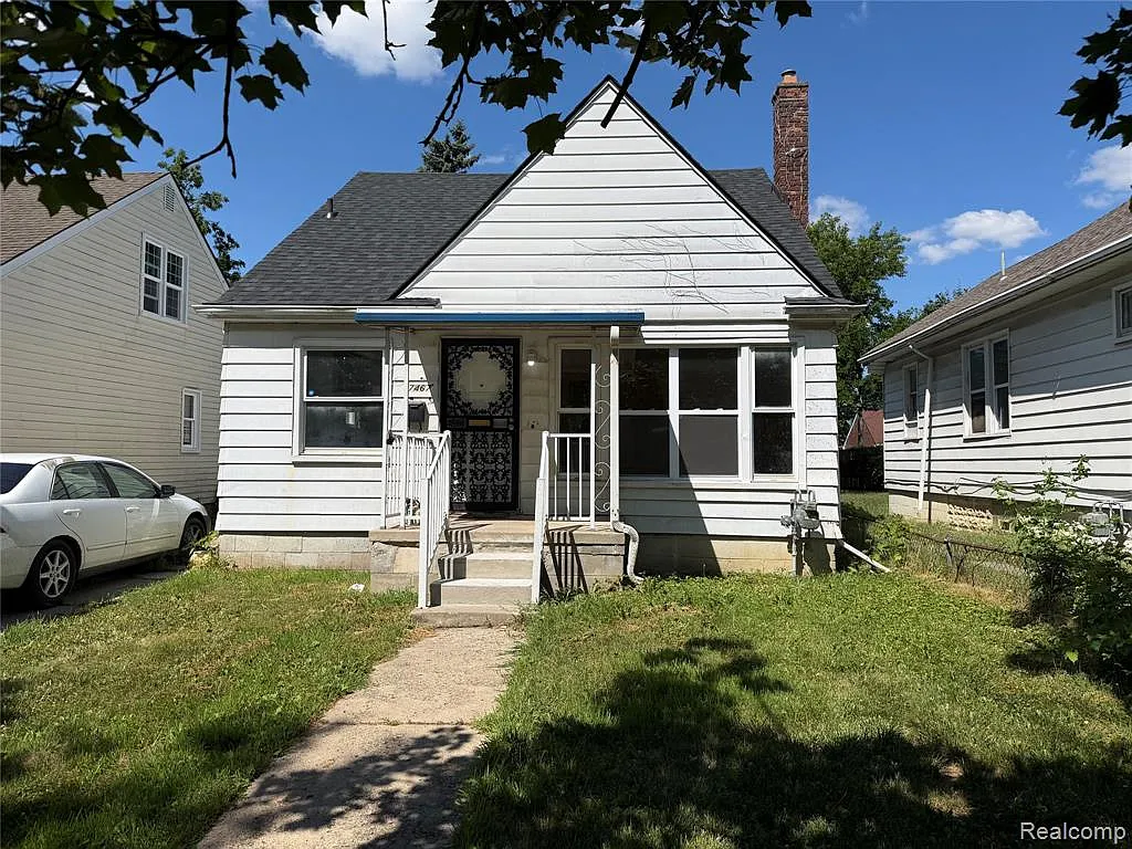3 bed, 1100 sqft, $1,300 — Photo 1