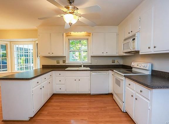 4th image of 1018 Yucca Ct