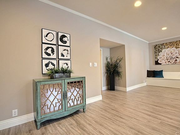 5th image of 528 Ramona Ave