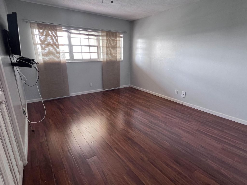 3050 N Palm Aire Drive #602, photo 8