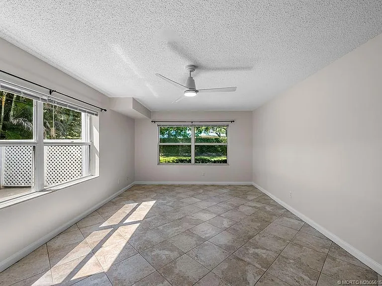 2905 SW Lakemont Pl #2905 — Photo 8