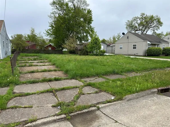 931 W 35th St, Erie, PA 16508