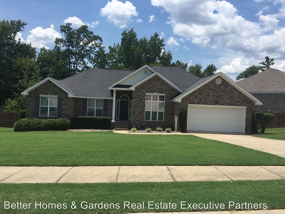 1st image of 3017 Parkridge Dr