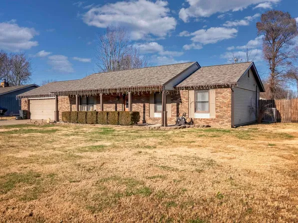 3302 W Main St, Marion, IL 62959