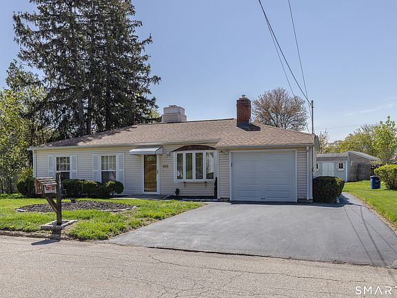 3rd image of 105 Bear Paw Road