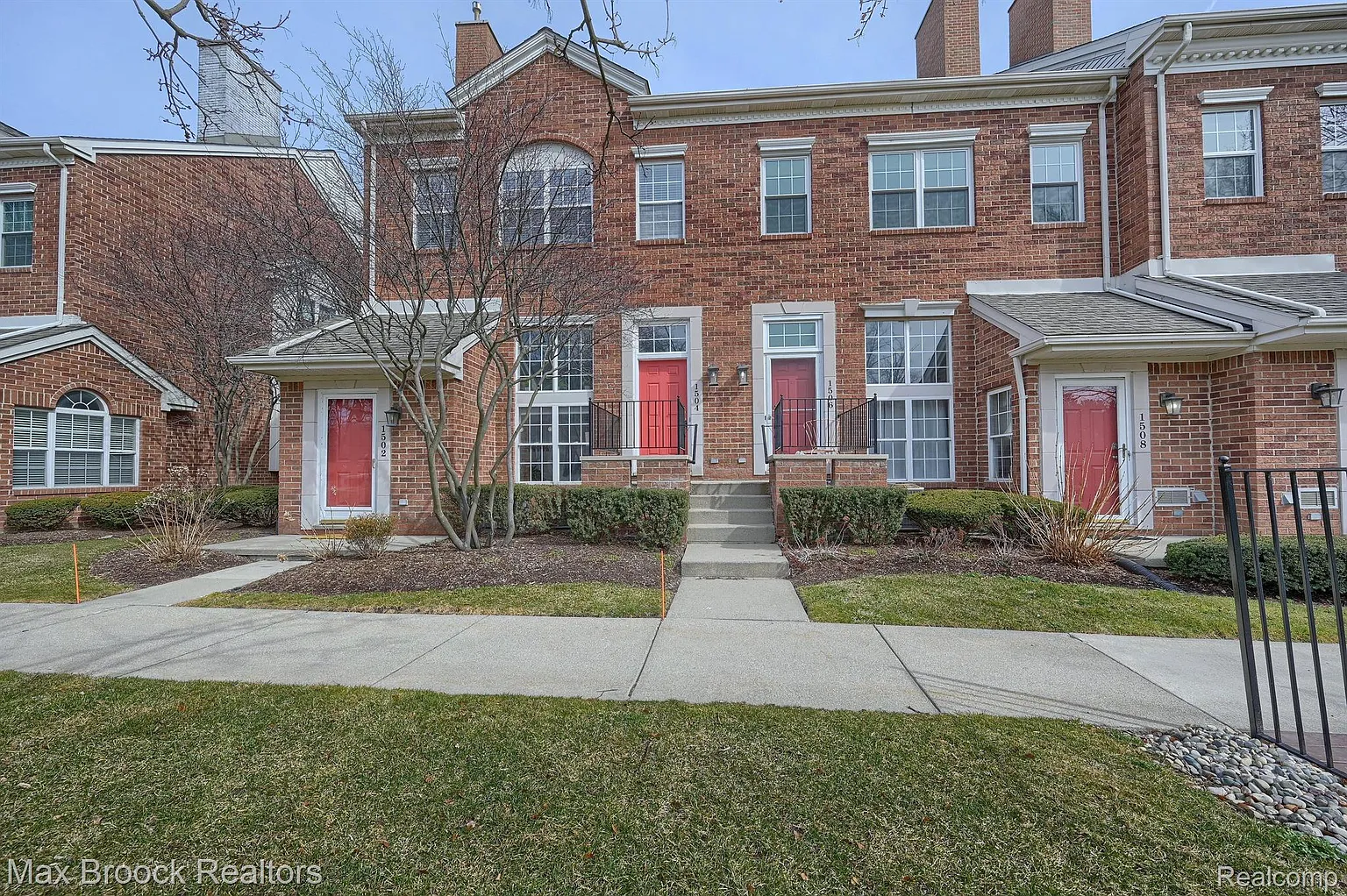 1504 Maryland Club Dr photo 1