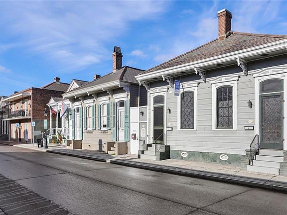 2nd image of 1027 Dauphine St