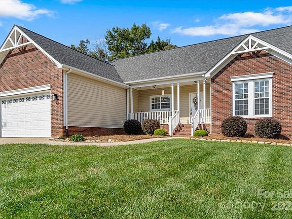 3rd image of 126 Ole Farm Pl