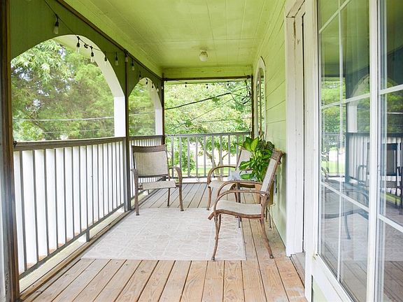 5th image of 611 E Fayle Street