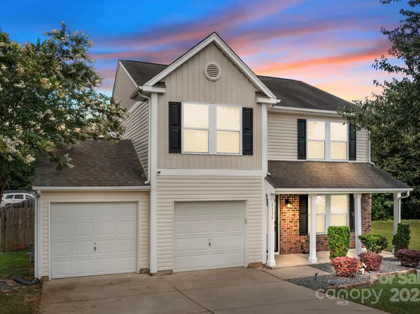 1136 Hunter St, Statesville, NC 28677