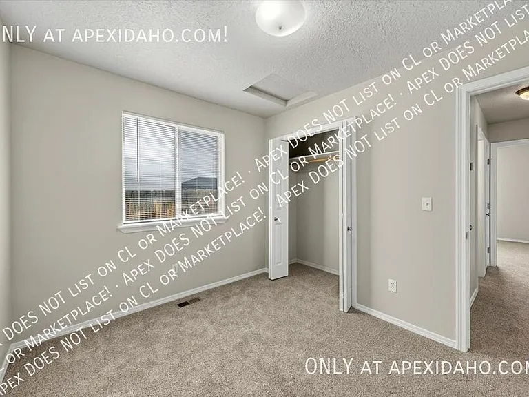 3851 N Lezana Ave — Photo 19