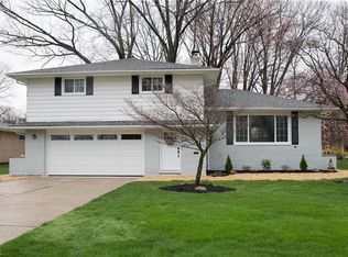 967 E Decker Dr, Seven Hills, OH