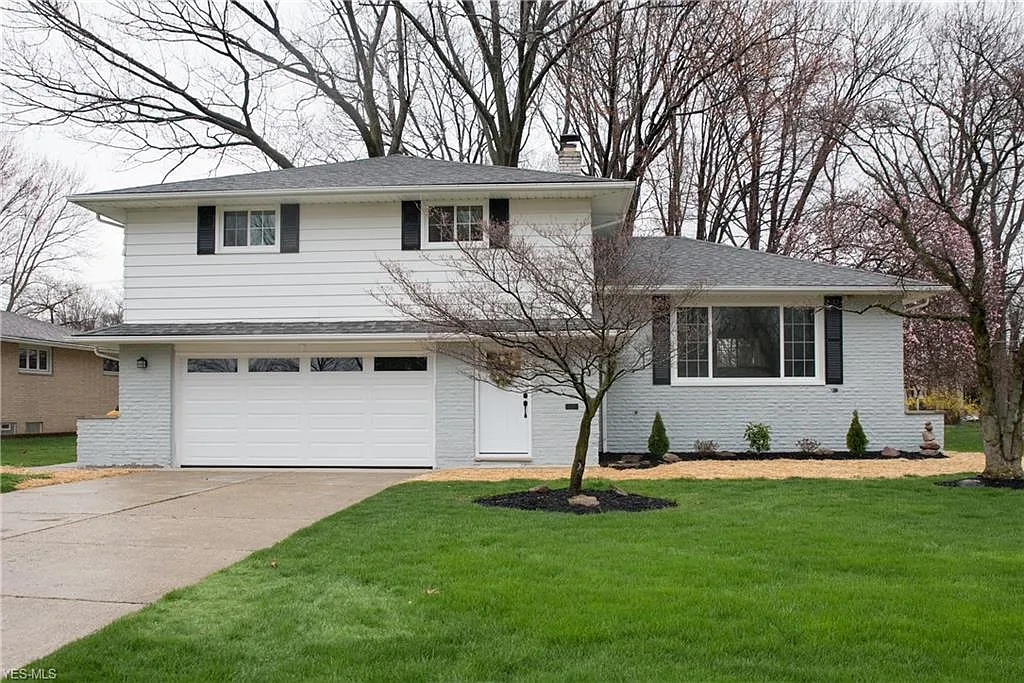 967 E Decker Dr photo 1