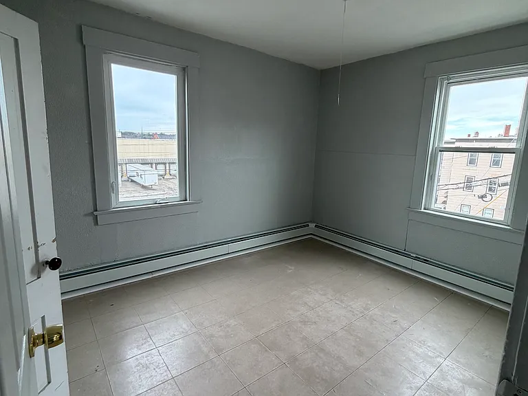 39 Knox St #9 — Photo 12