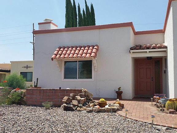 2nd image of 942 W Camino Guarina