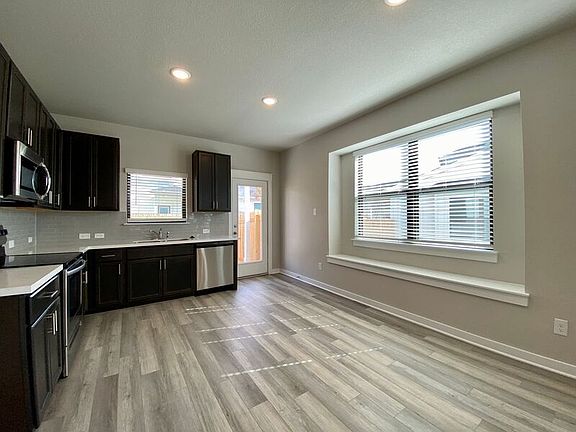 3rd image of 520C Fieldwood Dr