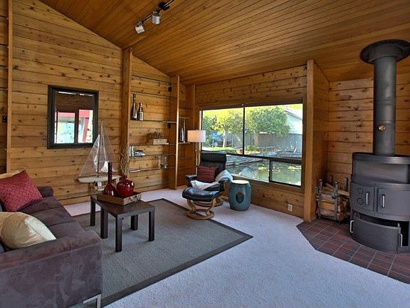 Architect designed w/all the essentials: Dramatic style w/ soaring ceilings.