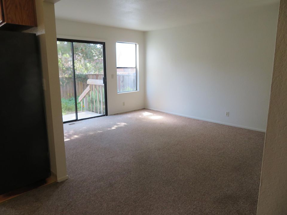 1st image of 670 24th Ave