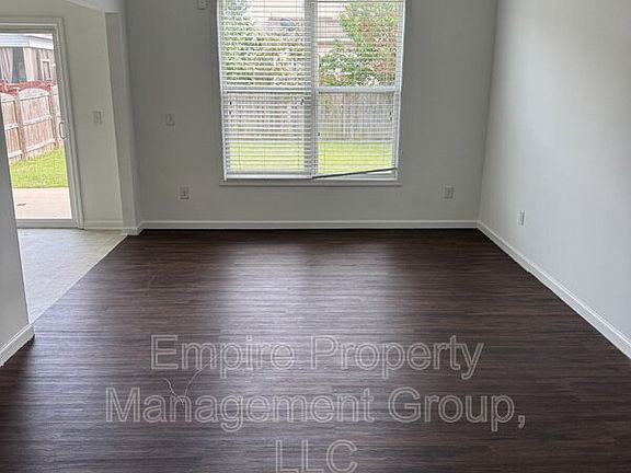 3rd image of 478 Freshwater Dr