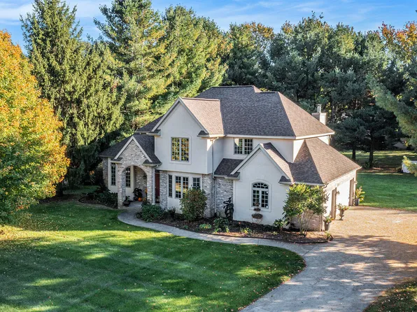 5727 Bobwhite Ave, Kalamazoo, MI 49009