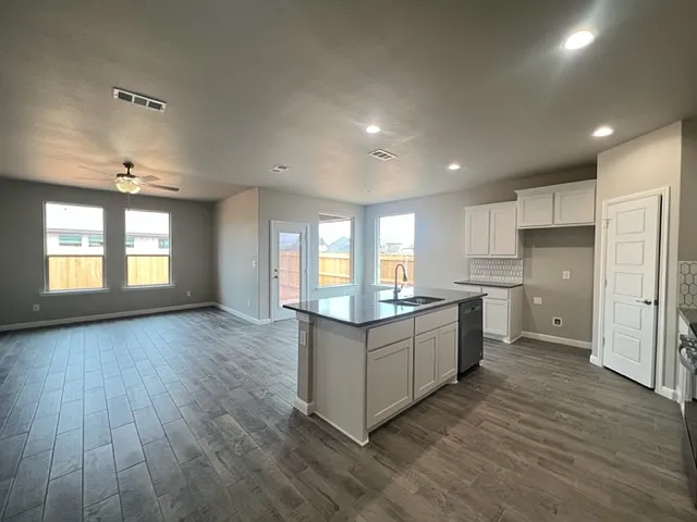 13 Los Campos Dr - 1 — Photo 3