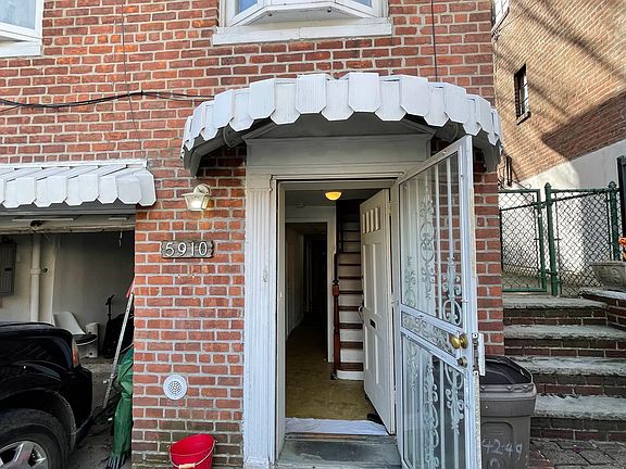 2nd image of 5910 48th Ave