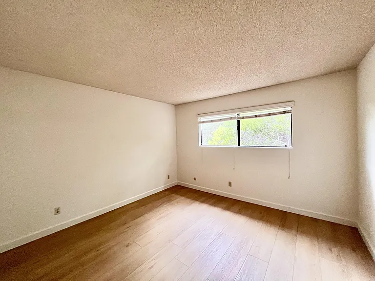 Bedroom (2)
