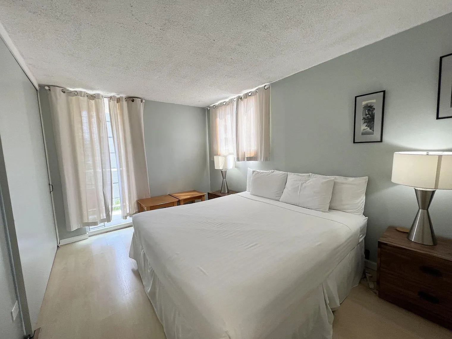 1 bed, 1.0 bath, 592 sqft, $3,284 — Photo 4