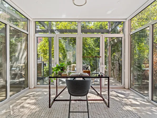 240 East 61st Street image 1 of 24