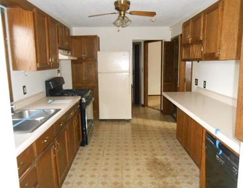 4th image of 401 30th Ave N