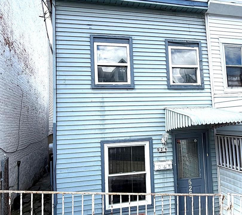 1st image of 526 S 11th St