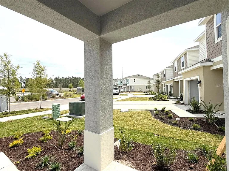 2081 Hallier Cv — Photo 9