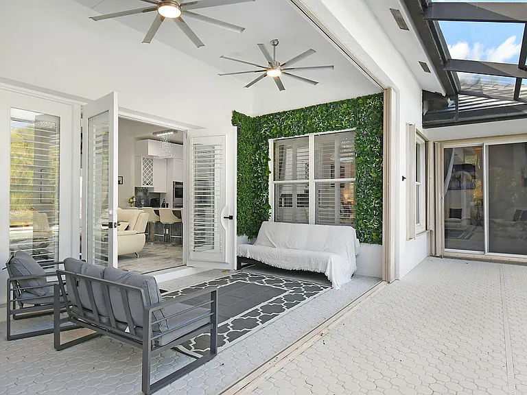 15700 Carrera Ln — Photo 29