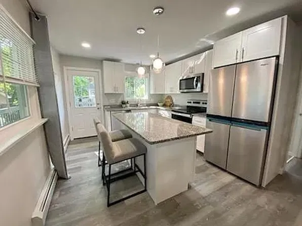 1 W Beach St #1, Westerly, RI 02891