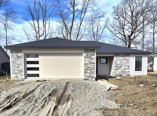 628 S Cottonwood Ct, Columbia City, IN 46725