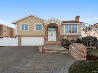 2770 Mandalay Beach Rd, Wantagh, NY 11793