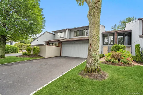 90 Foxwood Dr Photo 1