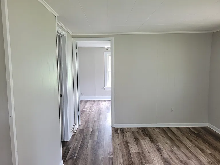 431 Roosevelt Ave — Photo 11