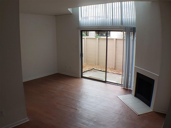 2nd image of 2125 Augusta Dr APT 31