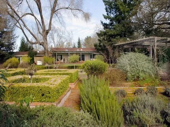 950 Woody Creek Ln, Windsor, CA 95492