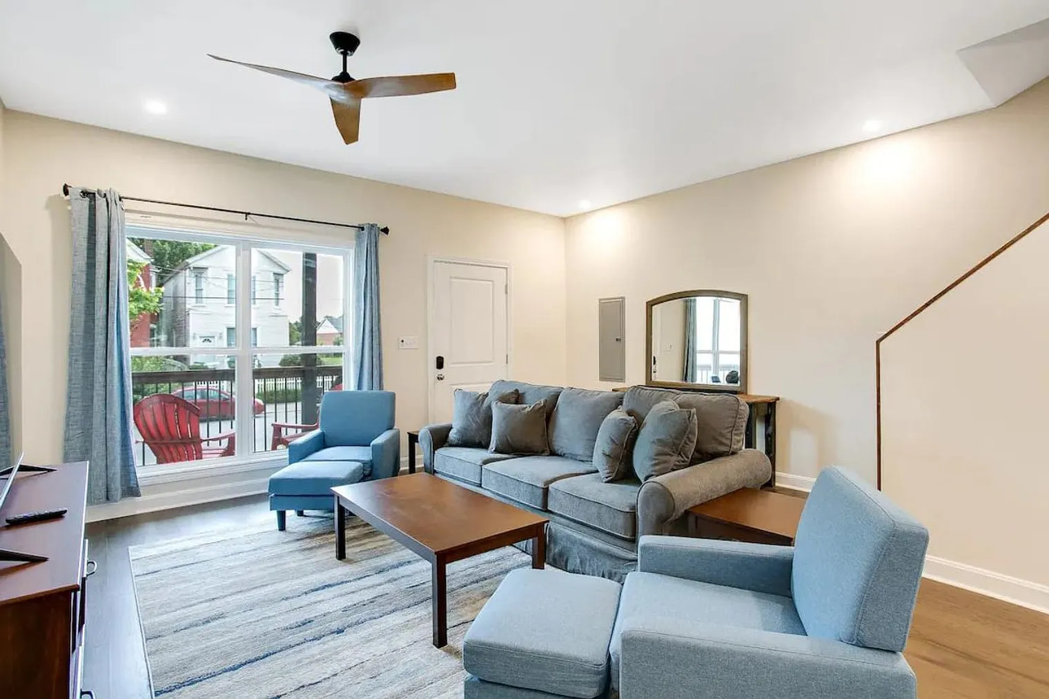 3 bed, 2.0 bath, 1496 sqft, $4,845 — Photo 4