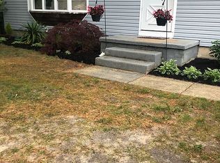5 Isaacs Ln, Egg Harbor Township, NJ 08234